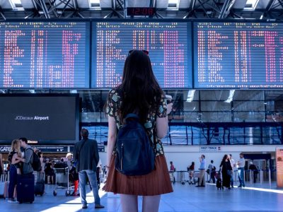 airport-woman-flight-2373727.jpg